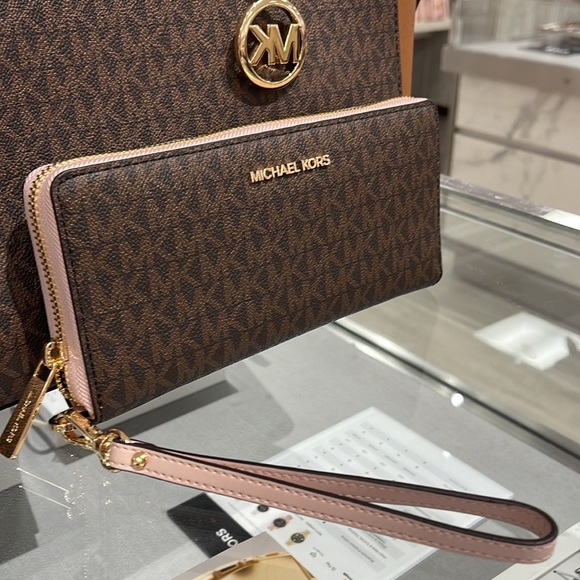 Michael Kors Jet Set Travel Large Travel CONTINENTAL wallet-wristlet-phoneholder - Picture 1 of 16